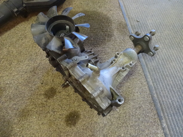 lot 159 image: Hustler Fast Track Transmission.