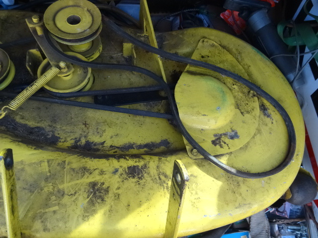 lot 1B image: 36 John Deere mower deck