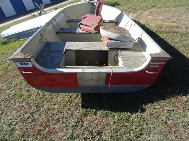 lot 1A image: 1984 Lund Aluminum Boat 14