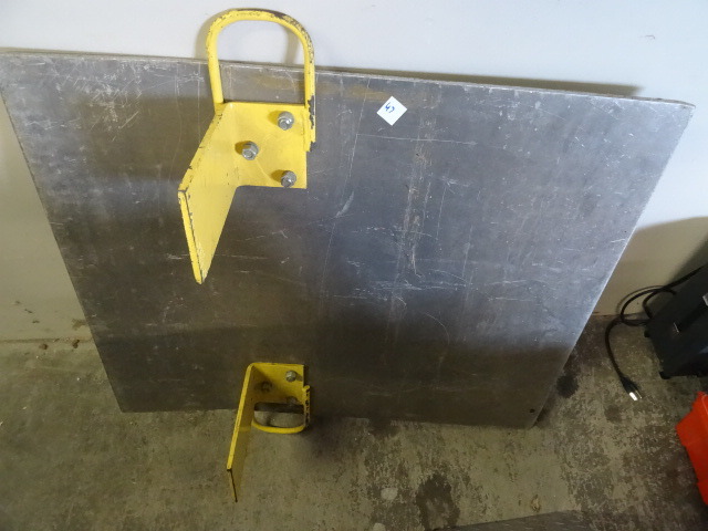 Dock plate