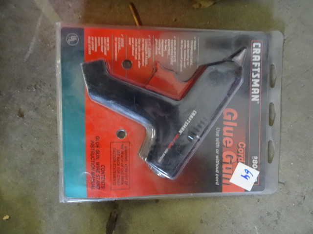 Glue gun