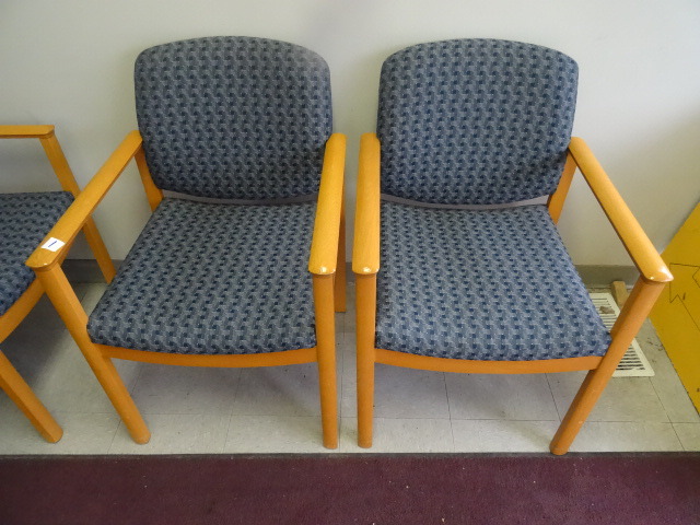 lot 1 image: 2 Matching Wood Framed Side Chairs