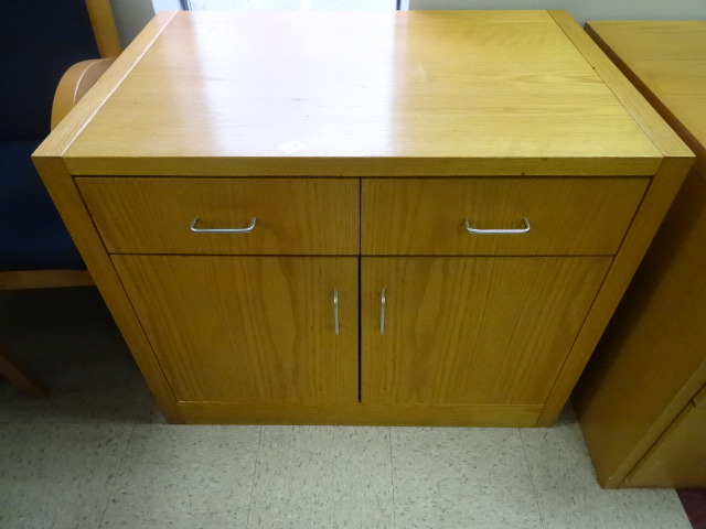 lot 17 image: Oakwood Cabinet