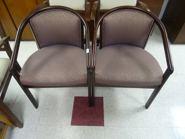 lot 40 image: 2 Matching Wood Framed Side Chairs