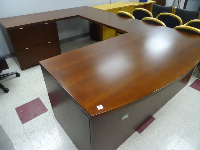 lot 47 image: U Shaped Office Desk