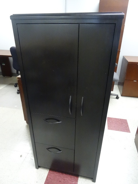 lot 48 image: Personal Locker