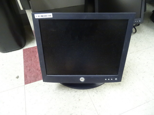 lot 71 image: Dell 15 LCD Computer Monitor