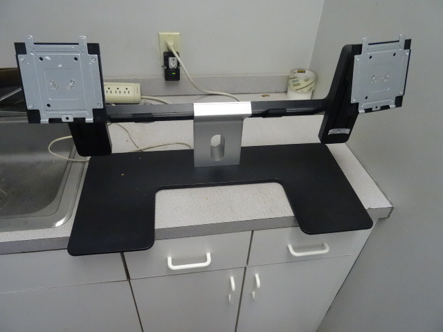 lot 91 image: Dell Desk Top Double Monitor Stand