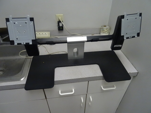 lot 92 image: Dell Desk Top Double Monitor Stand