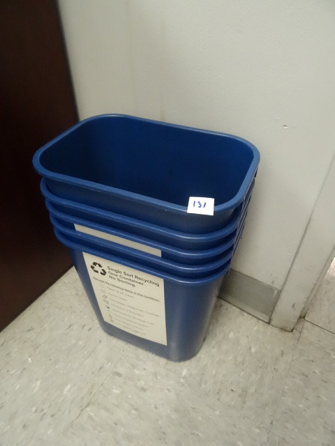 lot 131 image: 5 Plastic Office Size Recycling Cans