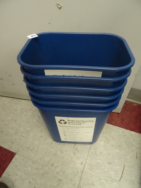 lot 132 image: 5 Plastic Office Size Recycling Cans
