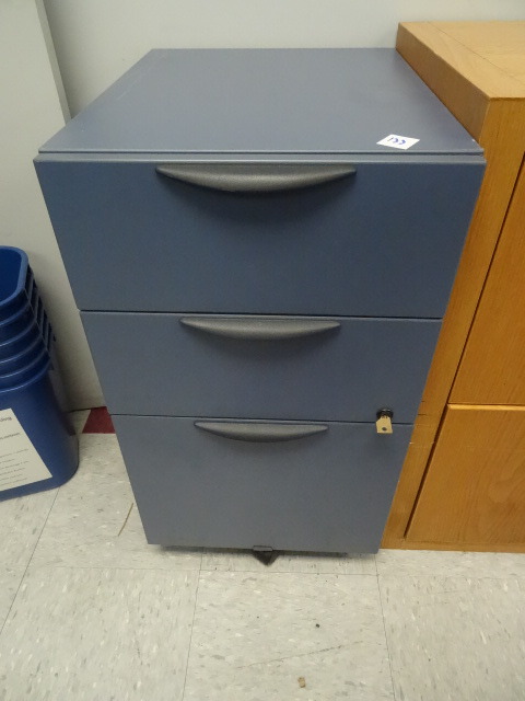 lot 133 image: Laminate 3 Drawer Cabinet on Wheels