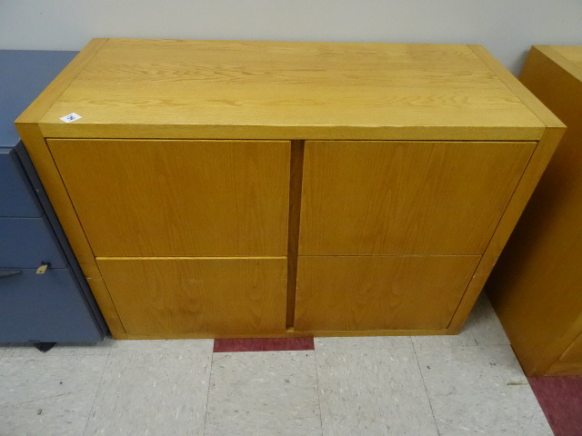 lot 134 image: Oak Wood 4 Drawer File Cabinet