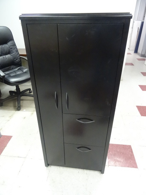 lot 135 image: Personal Locker