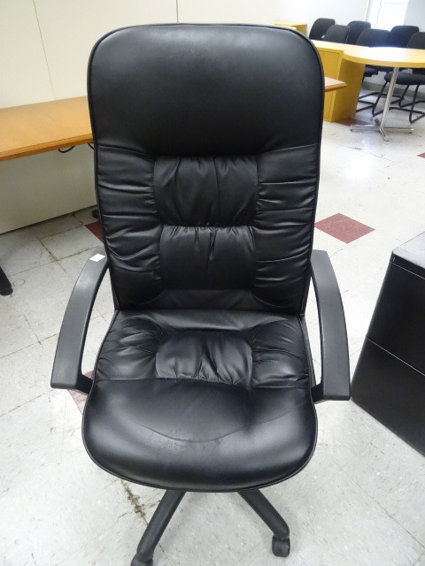 lot 137 image: Office Chair On Wheels