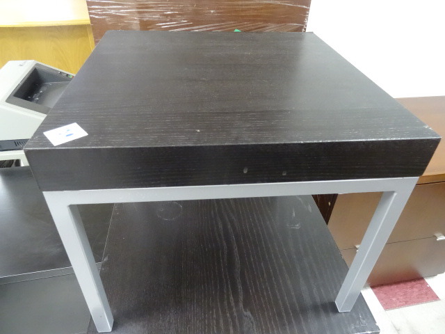 lot 139 image: End Table 16 X 16 X 13