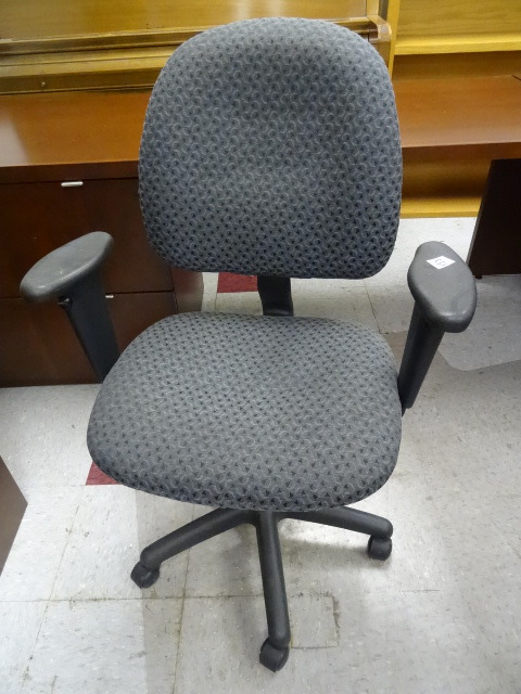 lot 153 image: Office Chair On Wheels