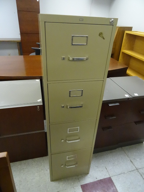 lot 168 image: 15 Metal 4 Drawer File Cabinet