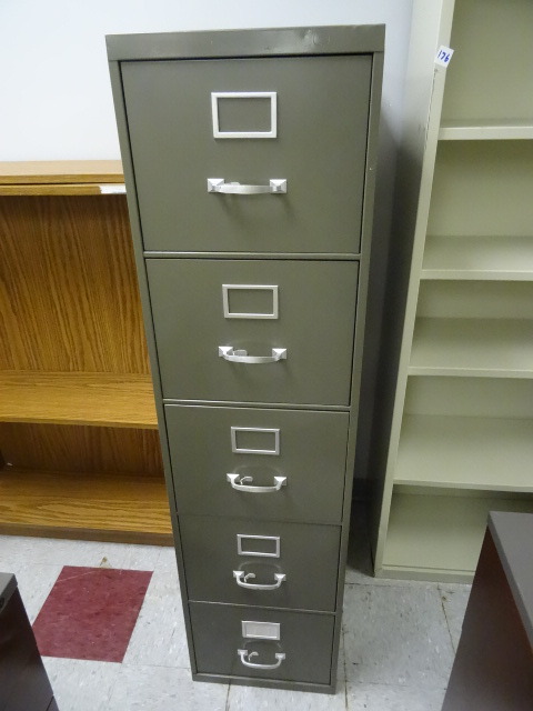 lot 174 image: 15 Metal 5 Drawer File Cabinet