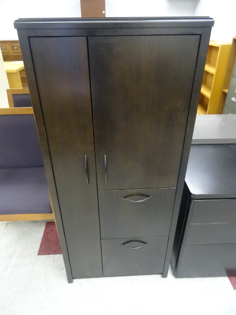 lot 177 image: Personal Locker