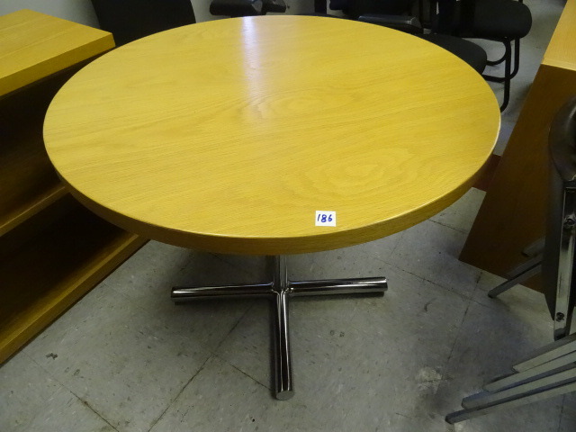 lot 186 image: 36 Round Table. Metal Base