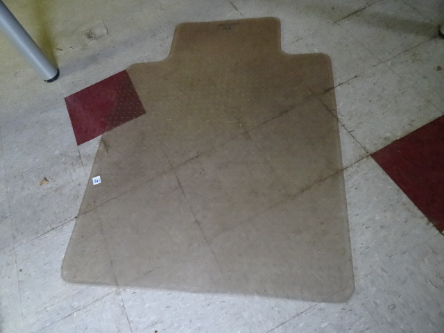 lot 195 image: 35 X 48 Chair Mat