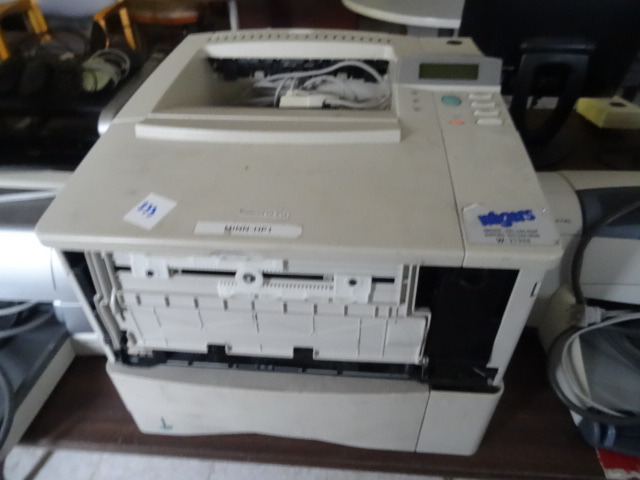 lot 233 image: HP C 4253A Printer Missing Front Cover