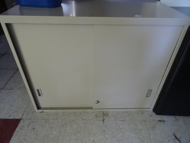 lot 258 image: 2 Door Metal Cabinet 36 X 18 X 28