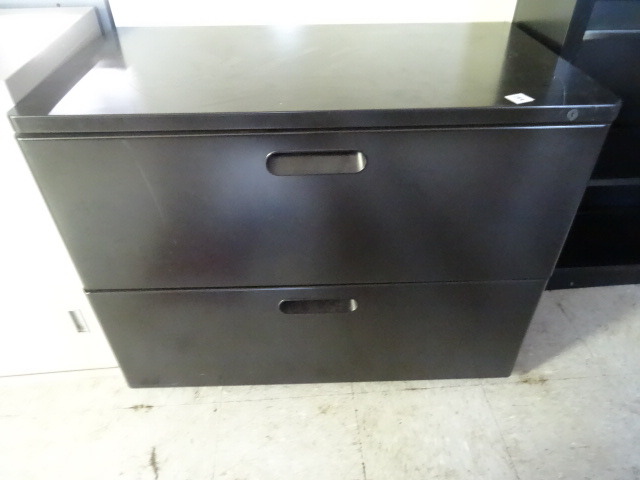 lot 259 image: 36 Metal 2 Drawer Lateral File