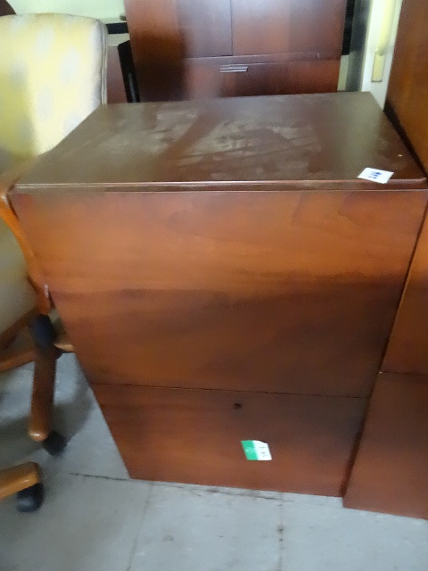 lot 266 image: 2 Door Wood Wall Hanging Cabinet