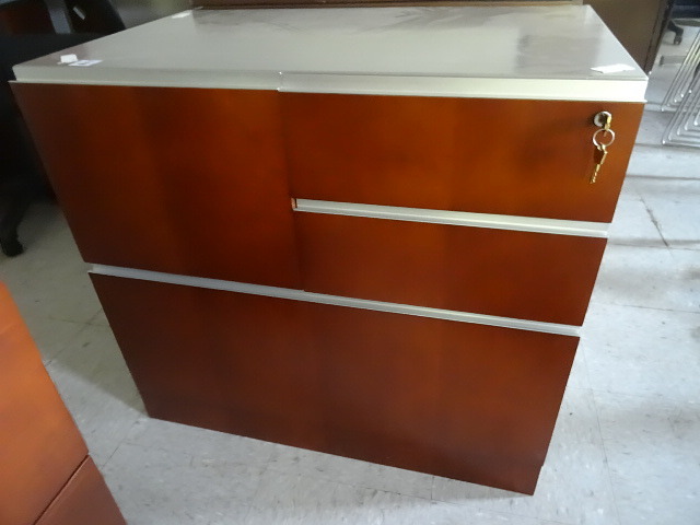 lot 268 image: Metal 4 Drawer Cabinet