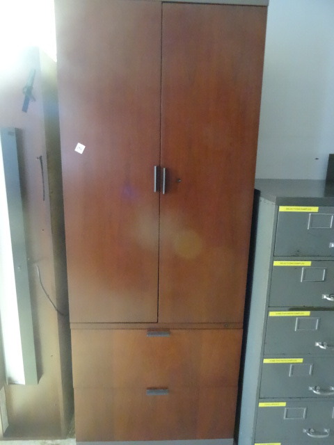 lot 274 image: Cabinet with 2 Door