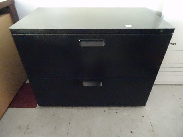 lot 285 image: 36 Metal 2 Drawer Lateral File