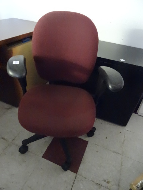 lot 287 image: Office Chair On Wheels