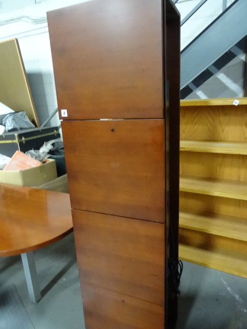 lot 302 image: 4 Door Overhead Cabinet