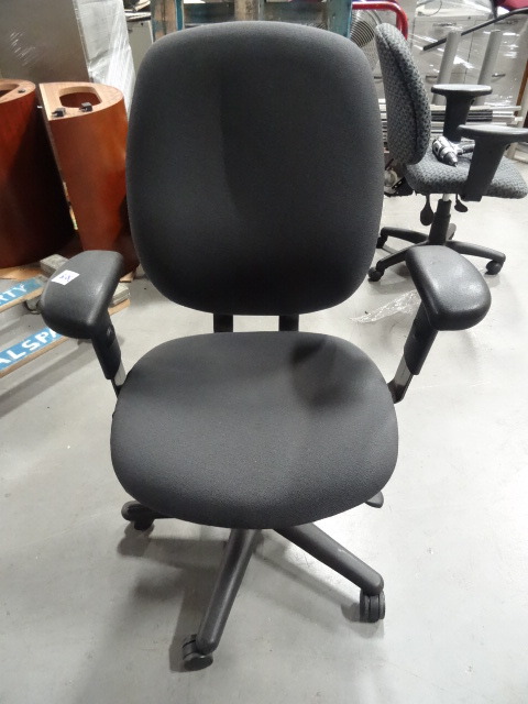 lot 305 image: Office Chair On Wheels