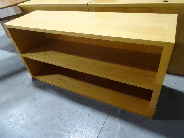 lot 308 image: Oak Wood Book Shelf 60 X 18 X 29
