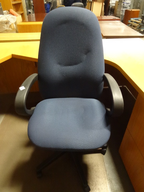 lot 313 image: Office Chair On Wheels