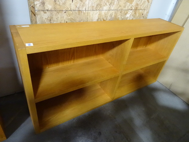 lot 318 image: Oak Wood Book Shelf 60 X 12 X 29
