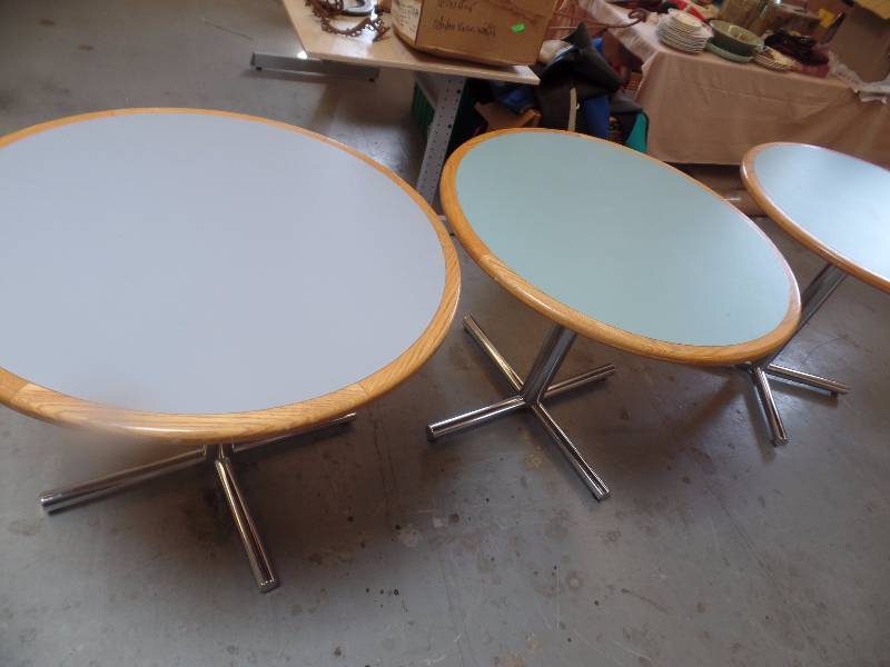 Round Lunch Tables (3)