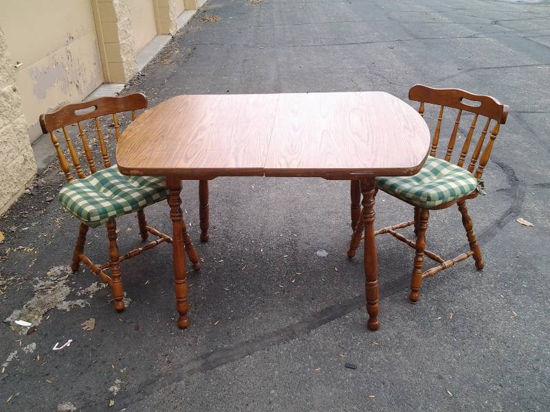 Breakfast Table With 2-Chairs 32x48x32