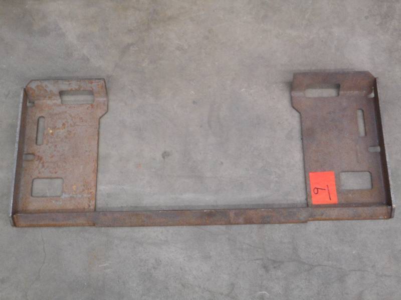 (1) Unused Universal Skidloader Att...