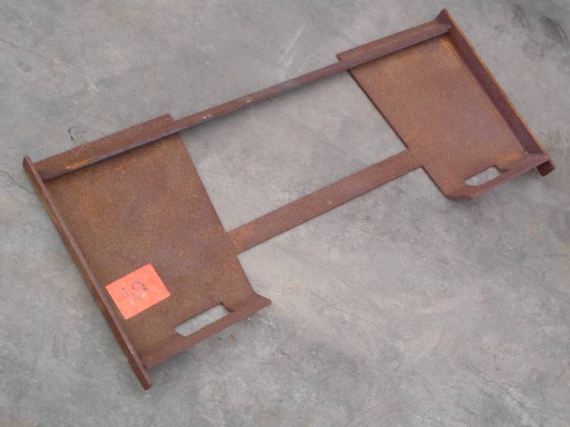 (1) Unused Universal Skidloader Att...