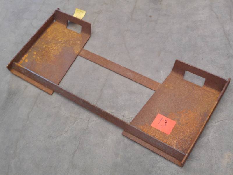 (1) Unused Universal Skidloader Att...