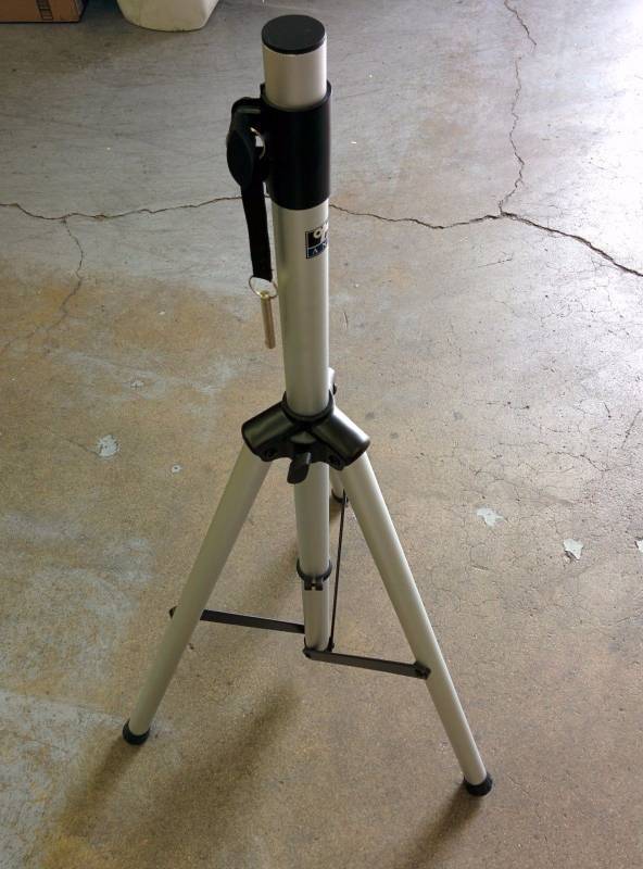 lot 28 image: Gently Used Anchor SS-450 Heavy Duty Speaker Stand
