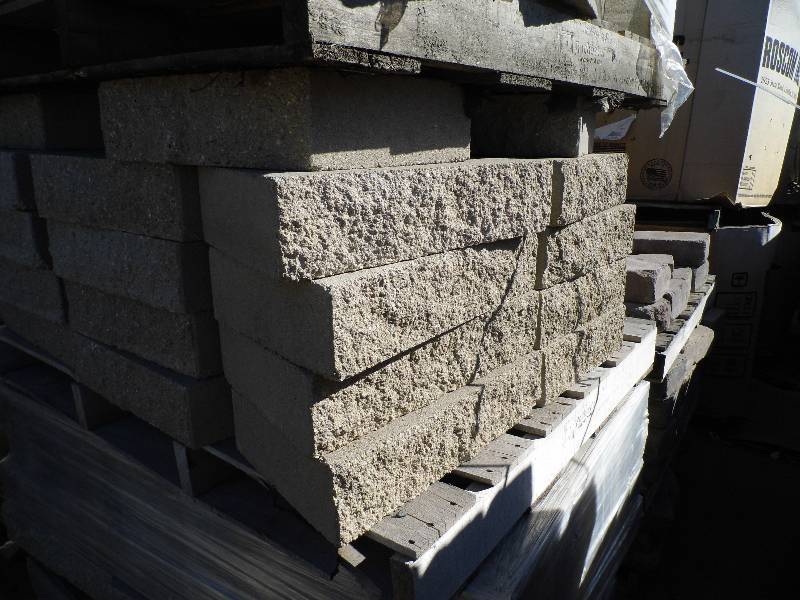 Segmented Retaining Wall Block w Cap and Corners