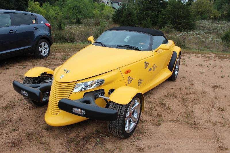 lot 6 image: 2002 Chrysler Prowler Convertible