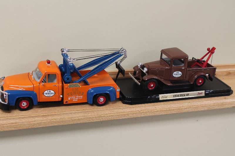 lot 401 image: Lot of (2) Collectible Toy Cars.