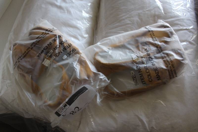 lot 82 image: Lot of (2) Leather Style Slippers.