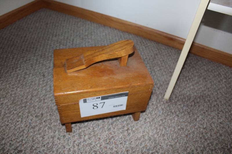 lot 87 image: Wooden Shoe Shine Platform wAccessories.
